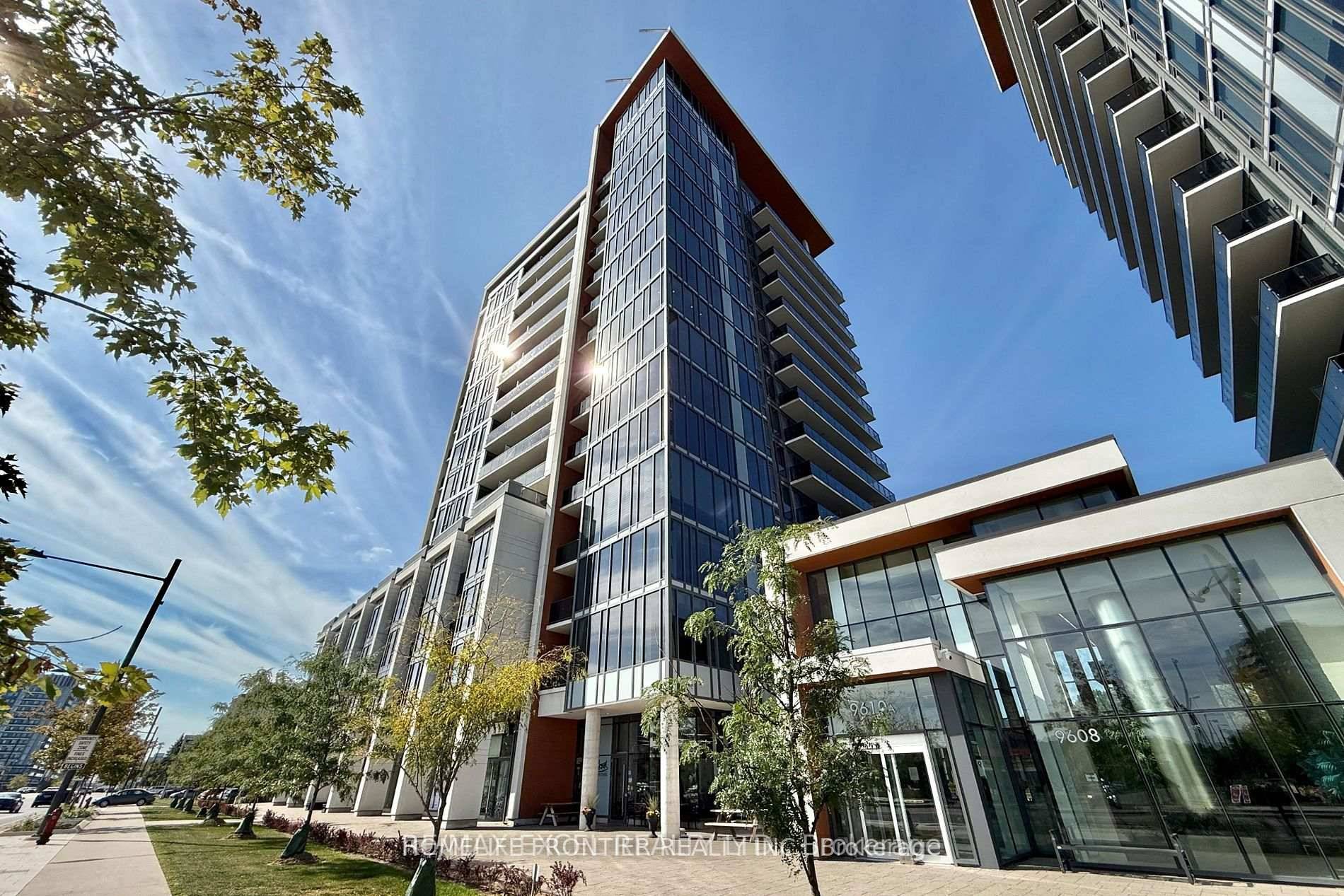 This beautifully designed unit offers 667 sq.