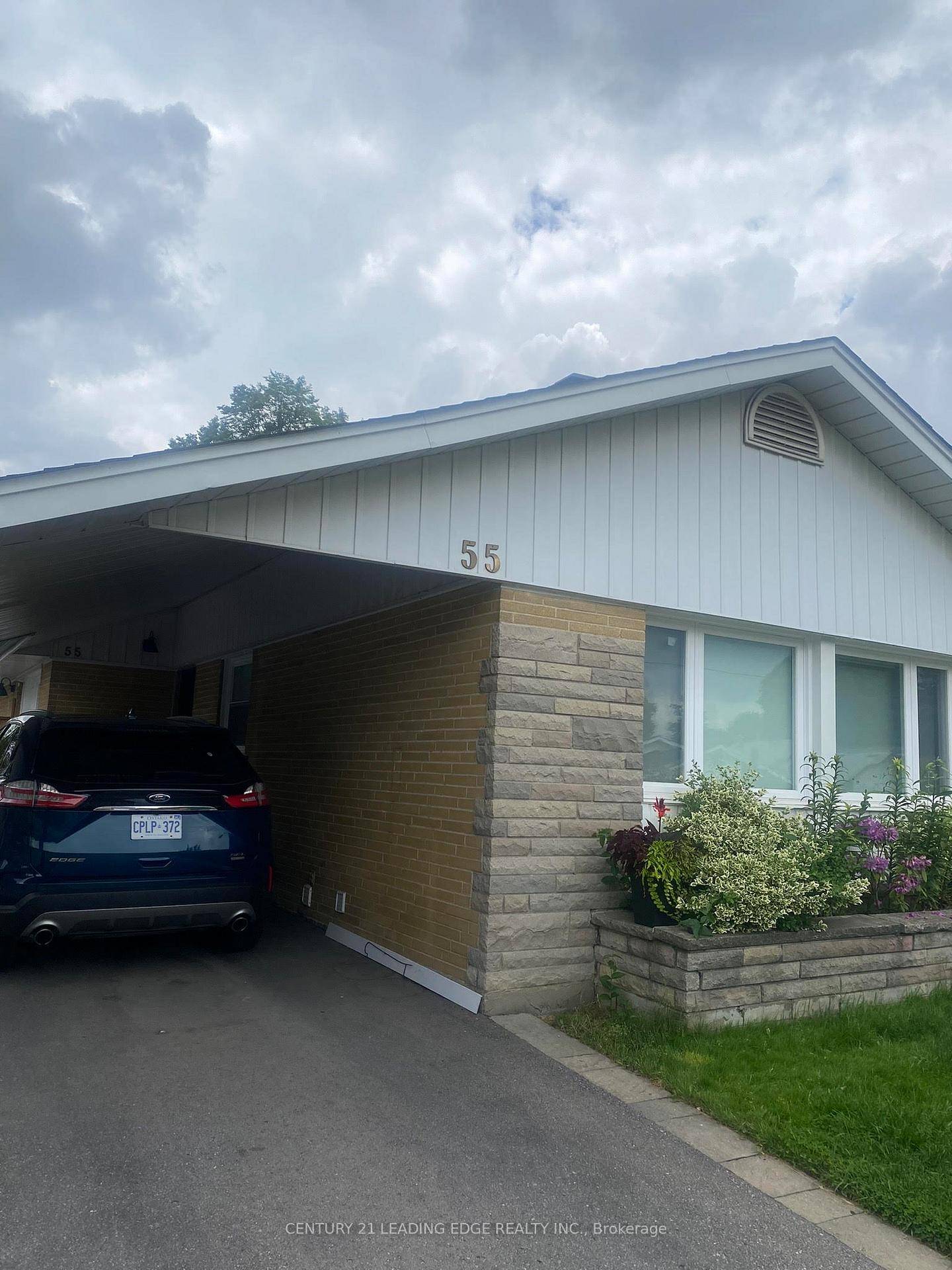 Welcome to a cozy and spacious renovated 3 bedrooms and 2 bathroom basement apartment situated in a tranquil neighborhood close to all necessary amenities.