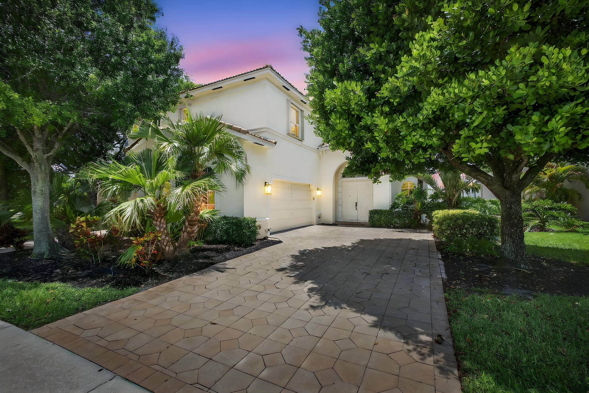 Welcome to Paradise in Prestigious Black Diamond !