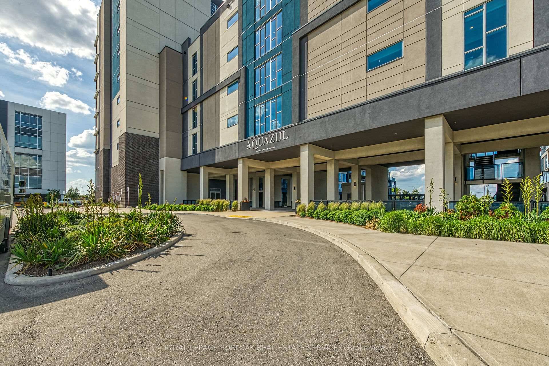 Enjoy the up and coming area of Grimsby Beach in the Popular Aquazul Building.