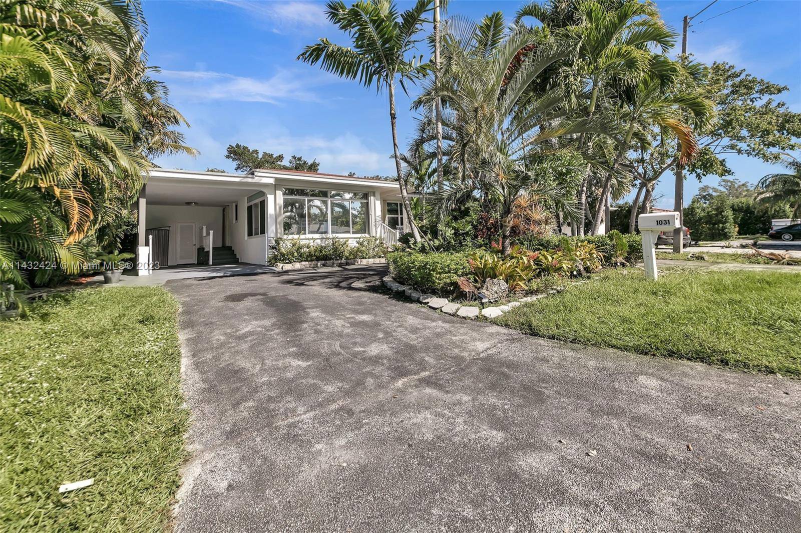 Tropical paradise in Little River.