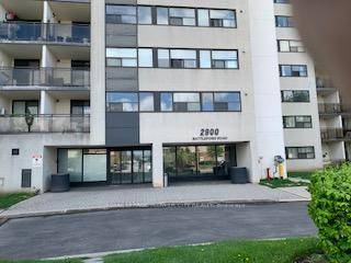 top floor uniquely designed 2 bed plus den unit with a breathtaking view of Mississauga and Toronto.