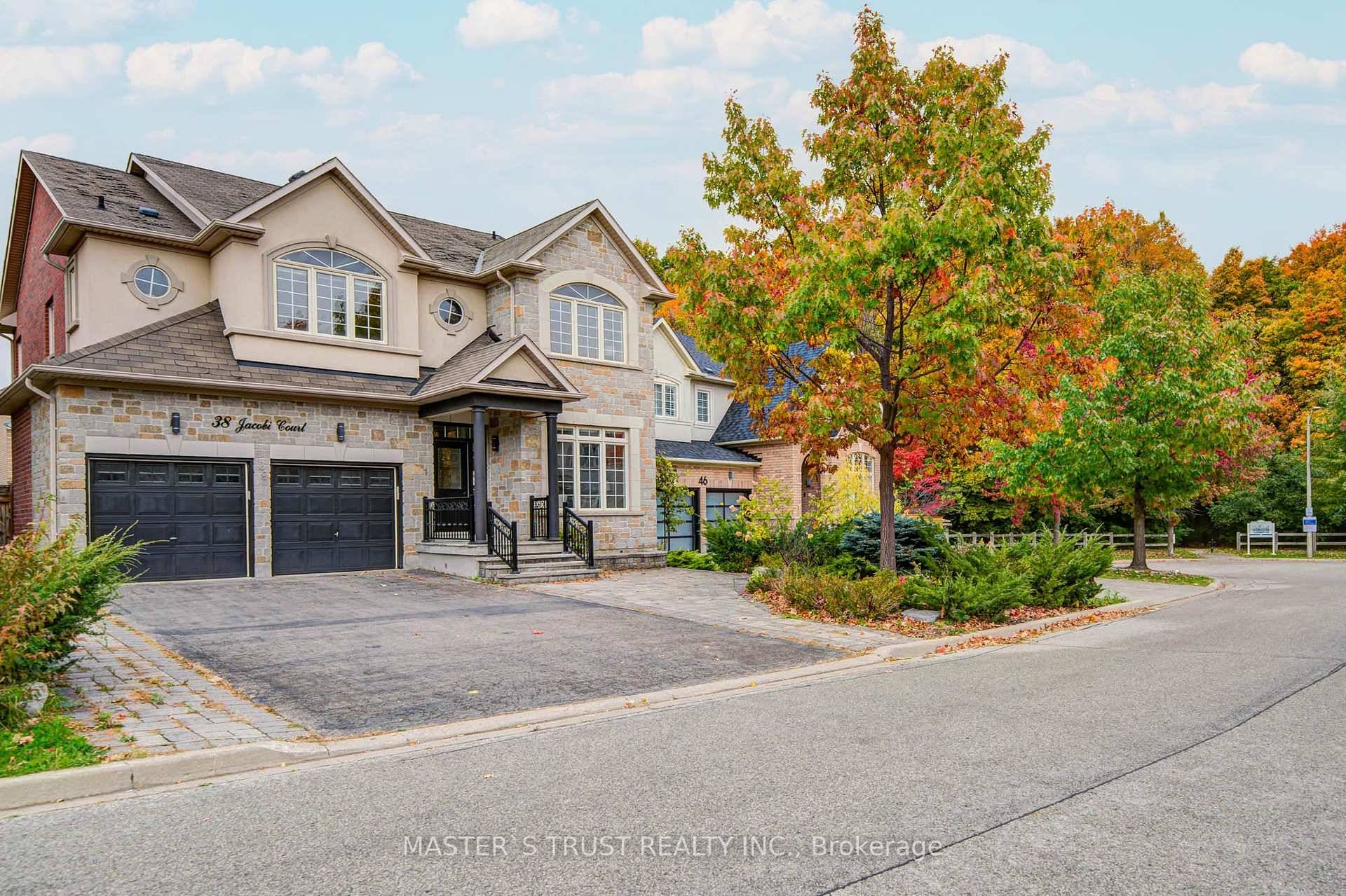 A Thornhill Woods beauty !