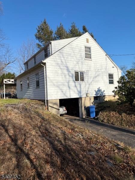 A RARE FIND IN MOUNTAINSIDE Welcome to this charming Cape Cod featuring three bedrooms, two full baths, an eat in kitchen, and a cozy family room perfect for comfortable everyday ...