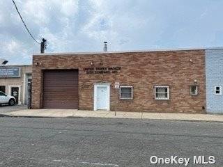 Office Warehouse space available for lease in prime commercial industrial region in New Hyde Park.