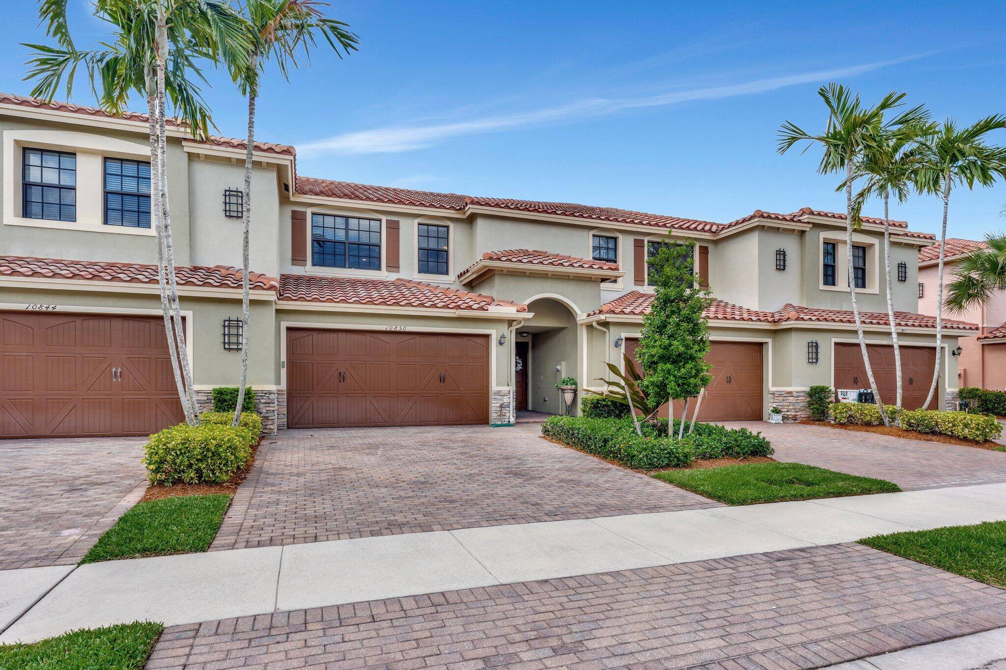 STEP INTO ELEGANCE ! Built in 2010.