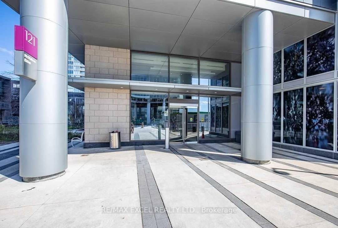 Super Convenient Location !