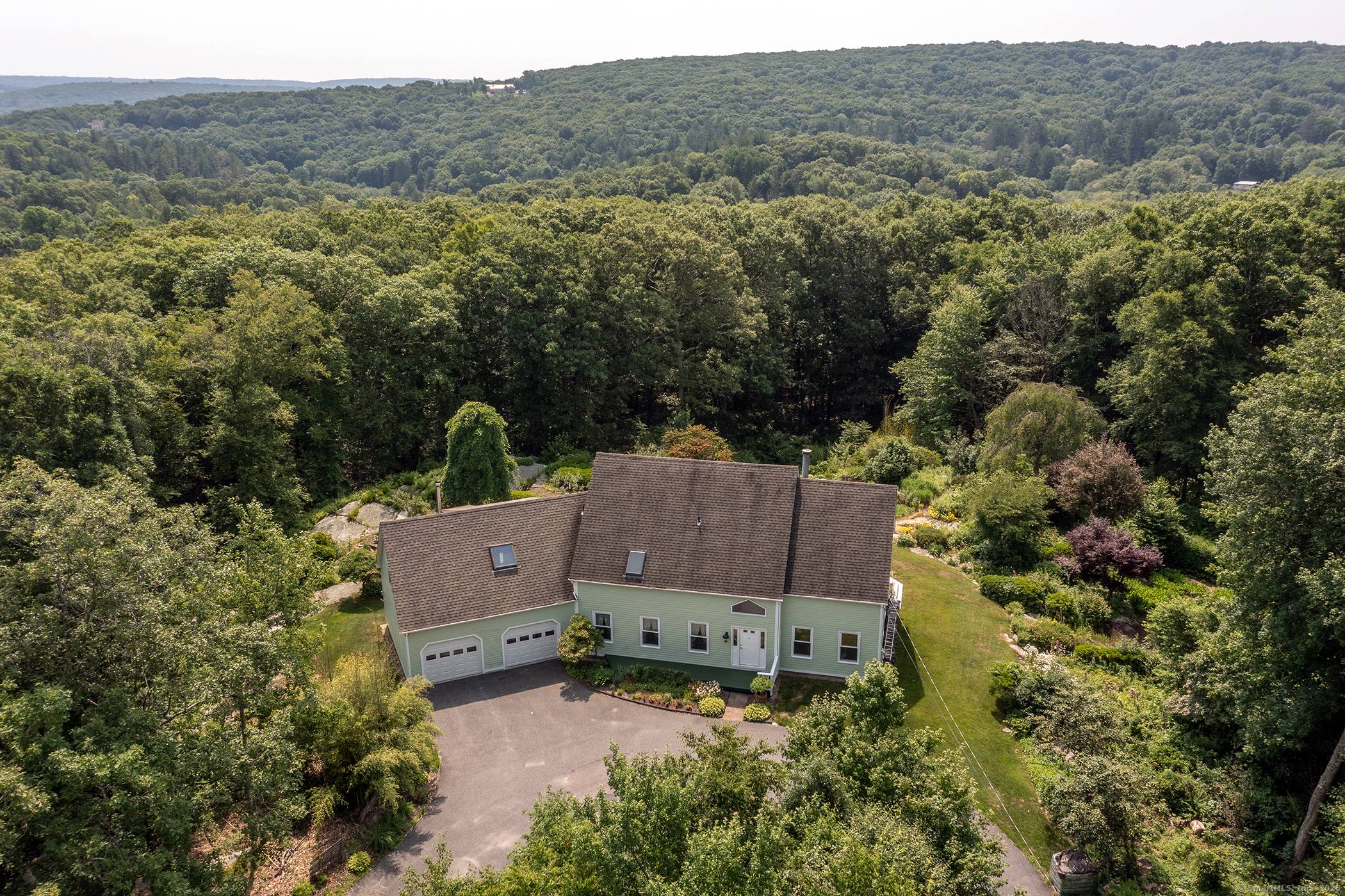 LIFE CHANGES MEAN THE OWNER MUST SELL THIS COULD BE THE CHANCE YOU'VE BEEN WAITING FOR !