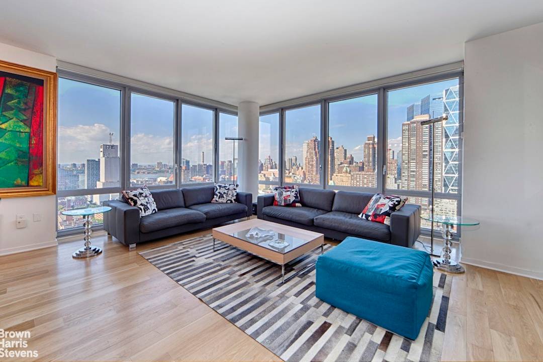 Open Hudson River and City Views !