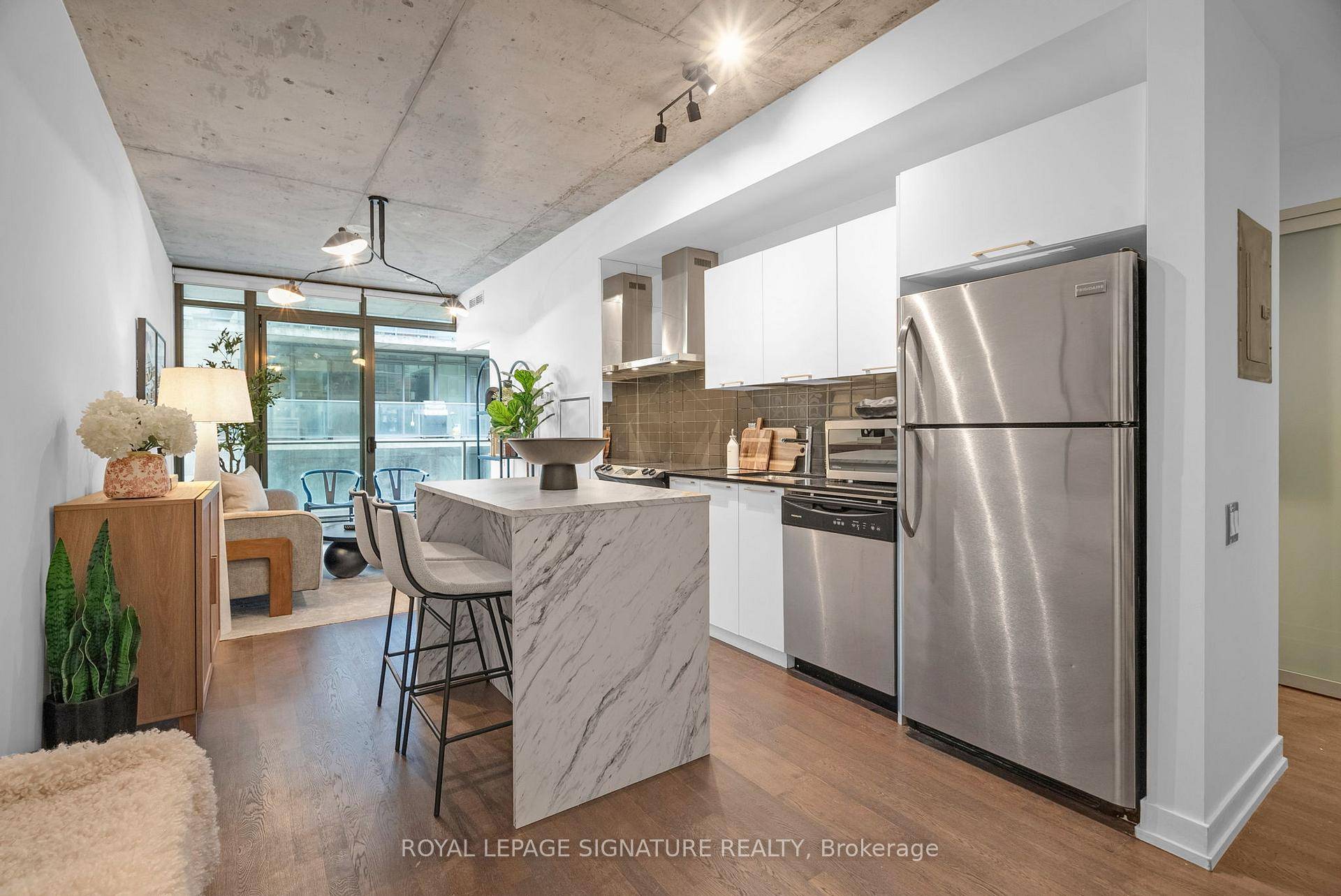 Welcome to Six50 King West Suite 804 !