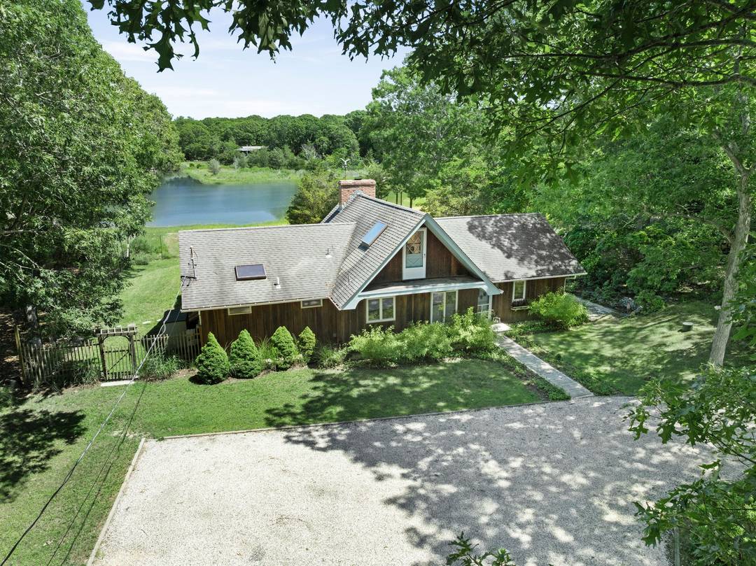 Idyllic Waterfront Location