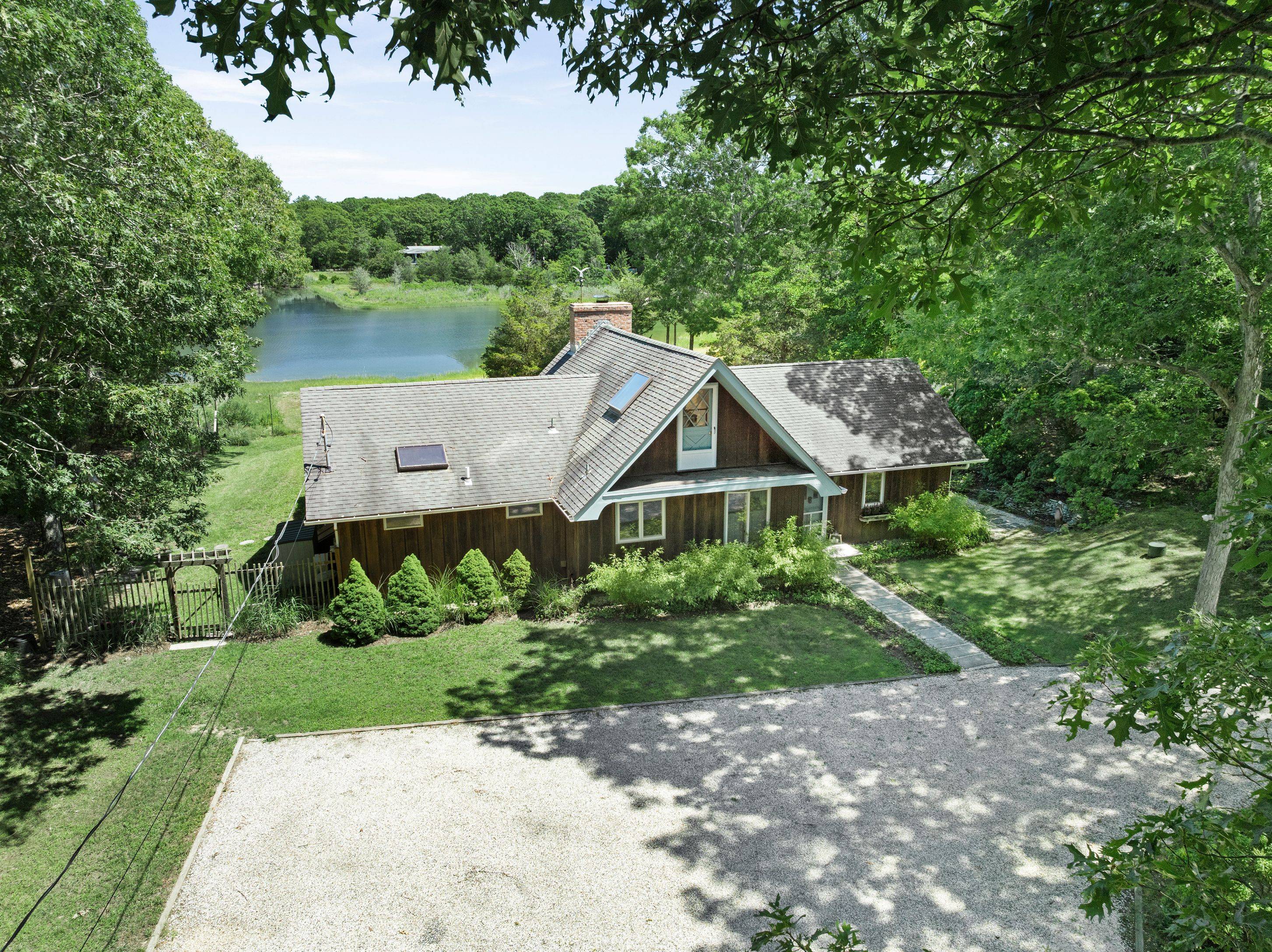 Idyllic Waterfront Location