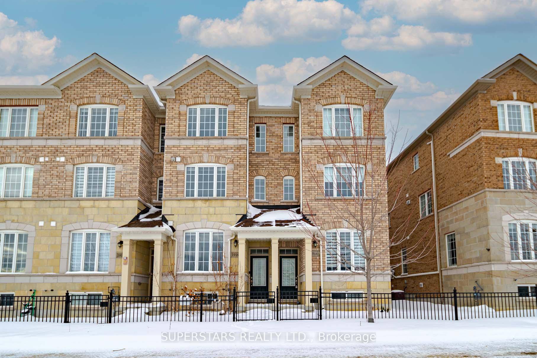 Gorgeous Freehold Townhome With Bright amp ; Functional Layout.