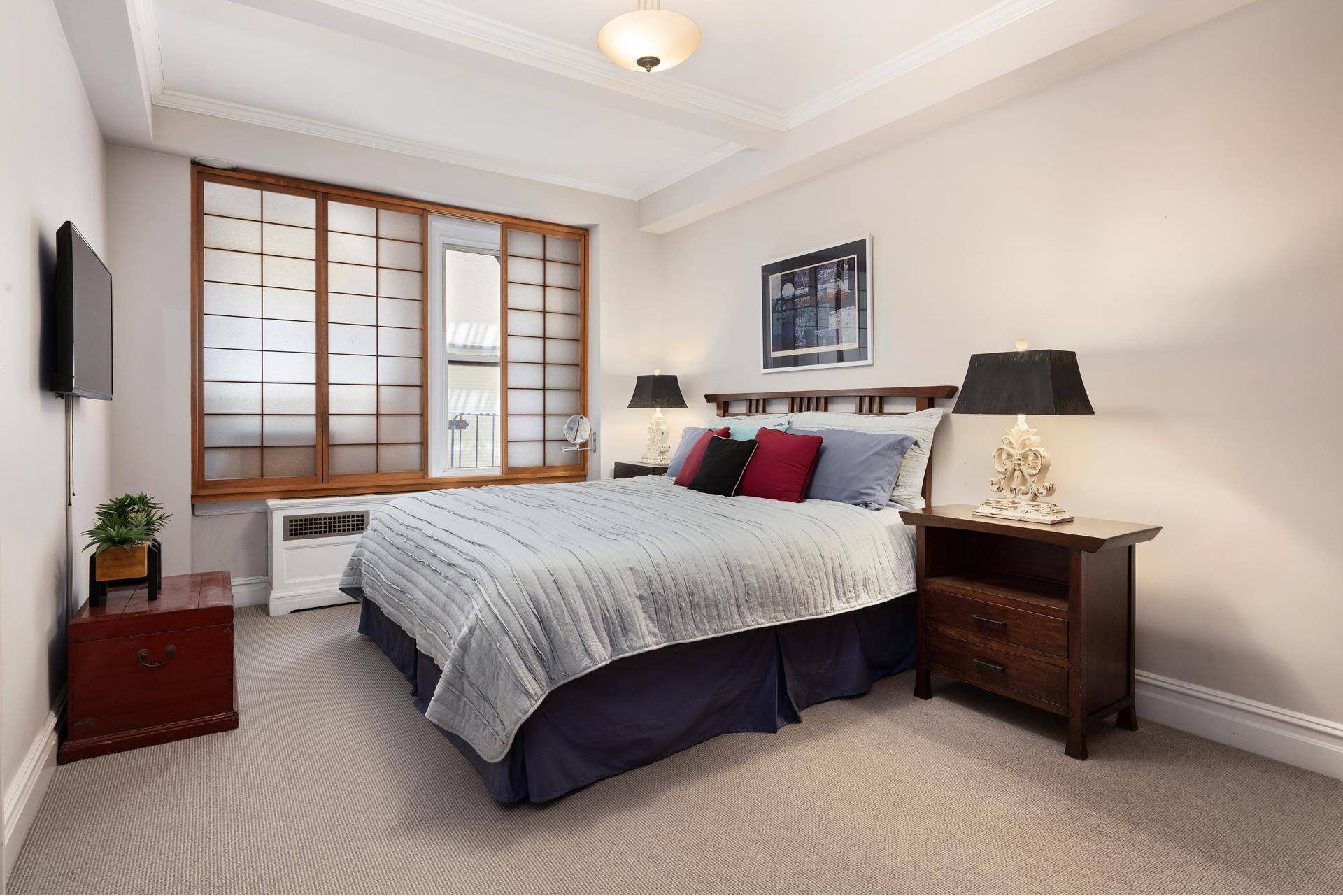 Value Play ! And It''s Ready for Your Move In Designer 1 bed 1 bath in a beautifully kept Prewar Co op DM building in the Heart of the UWS.