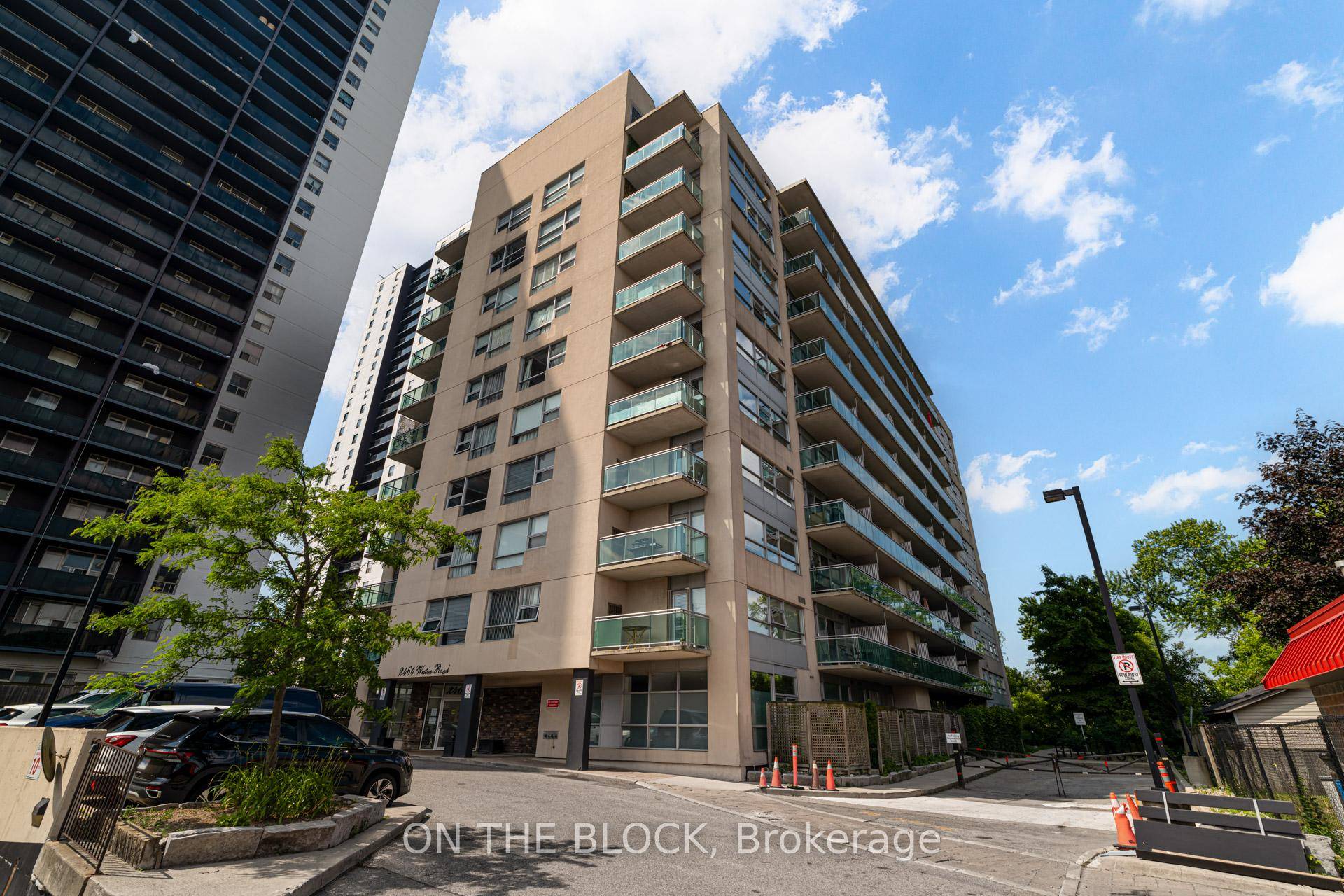Welcome to 2464 Weston Road, a bright and freshly painted studio condo in the well managed Weston on the Humber building.
