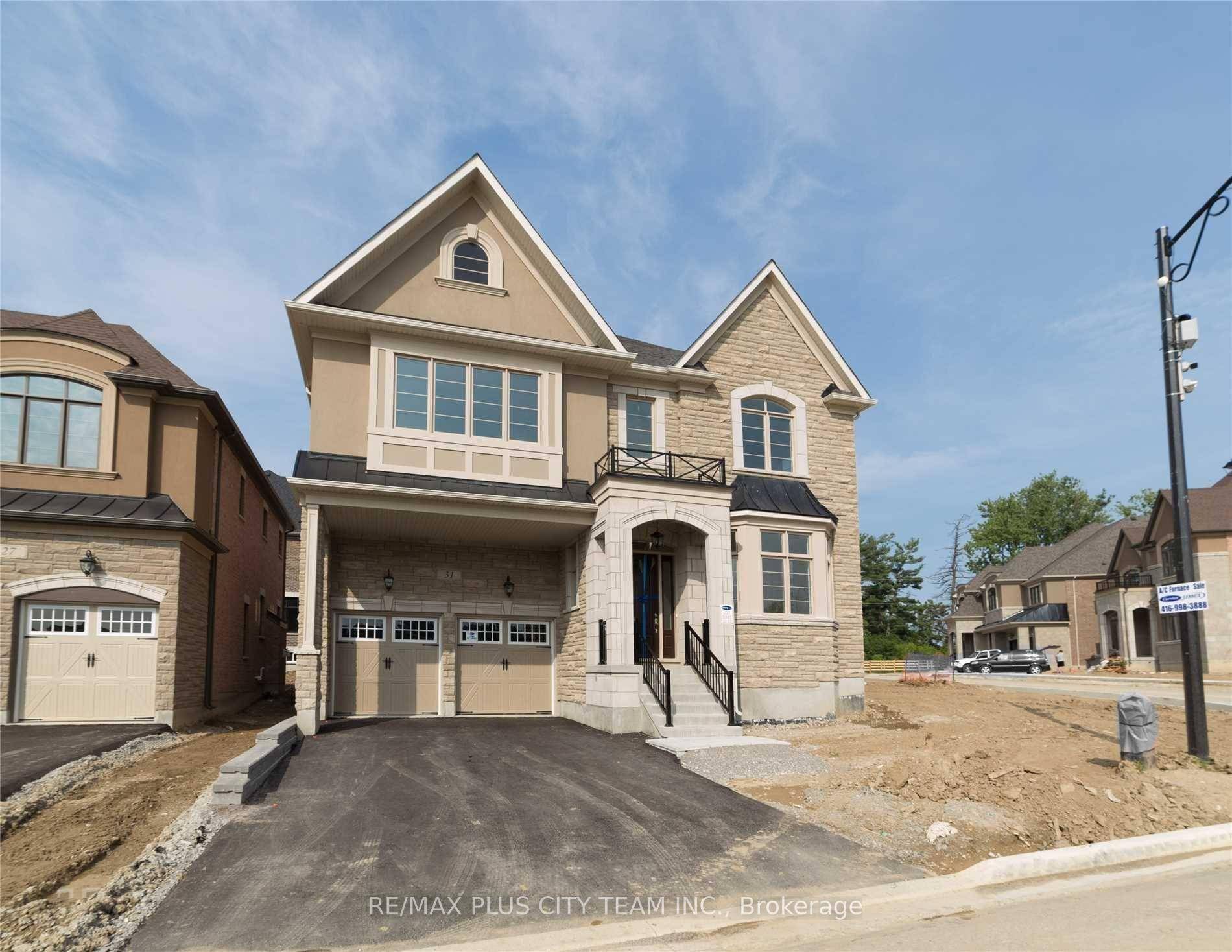 Live in luxury in this expansive and beautifully designed family home offering 6 bedrooms and 5 bathrooms across a spacious and thoughtfully laid out floor plan.