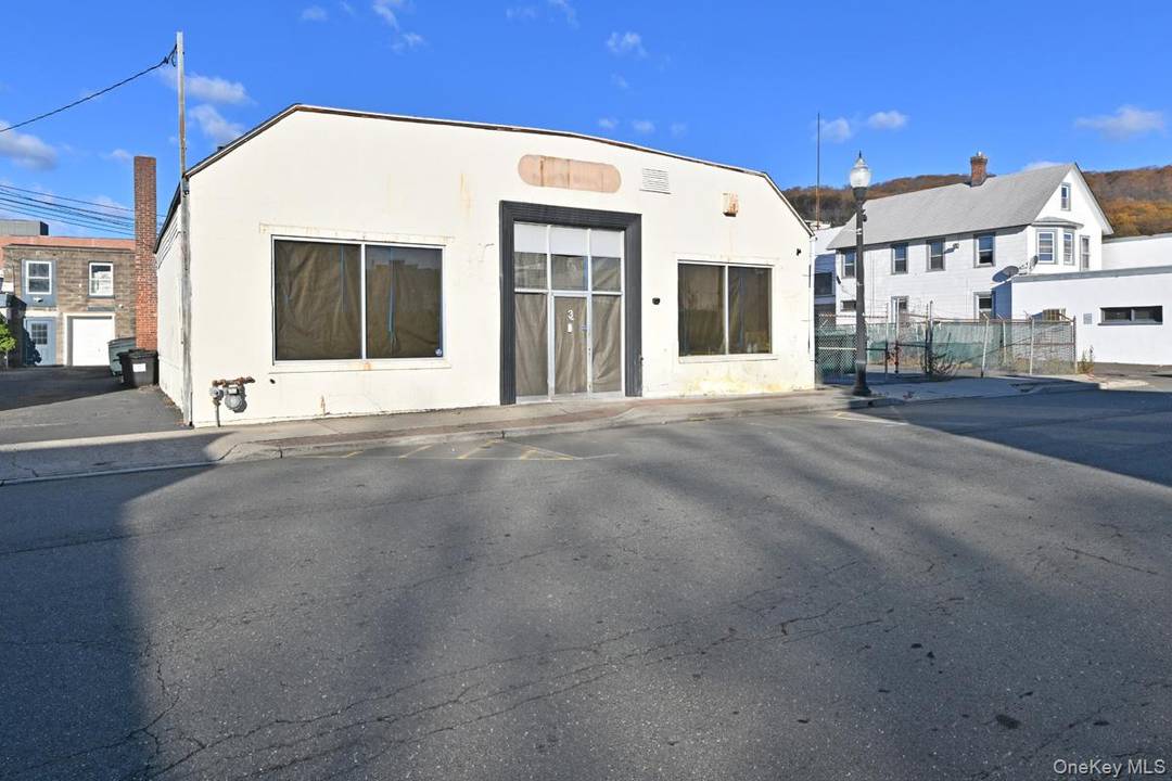 Offering 4, 479 sq ft of total interior space and an attached 3, 816 sq ft private parking lot, this well positioned property is ideal for businesses seeking a combination ...