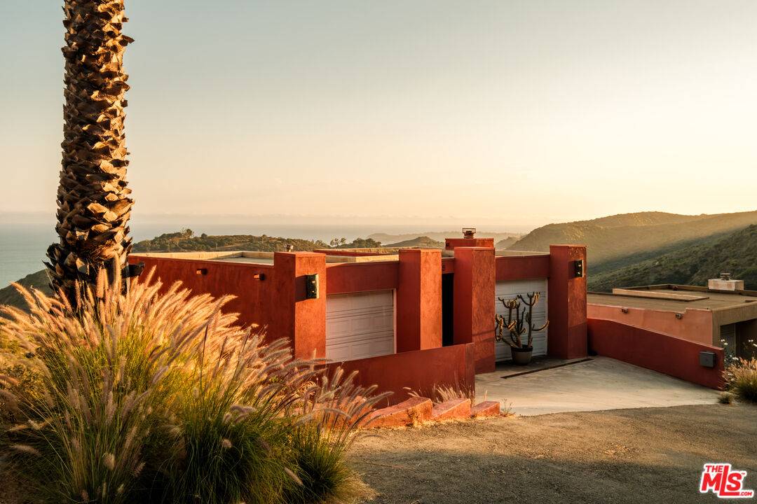 3029   Sequit Dr 3BR Malibu La