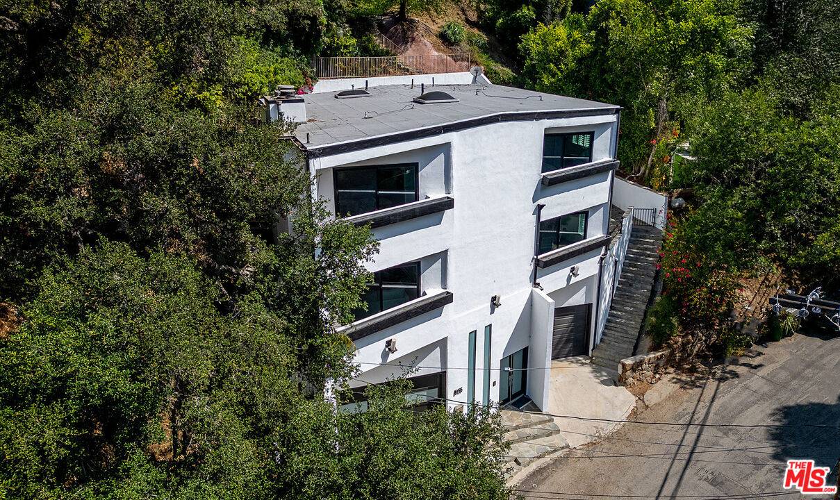 8155   Willow Glen Rd 3BR Hollywood Hills East La