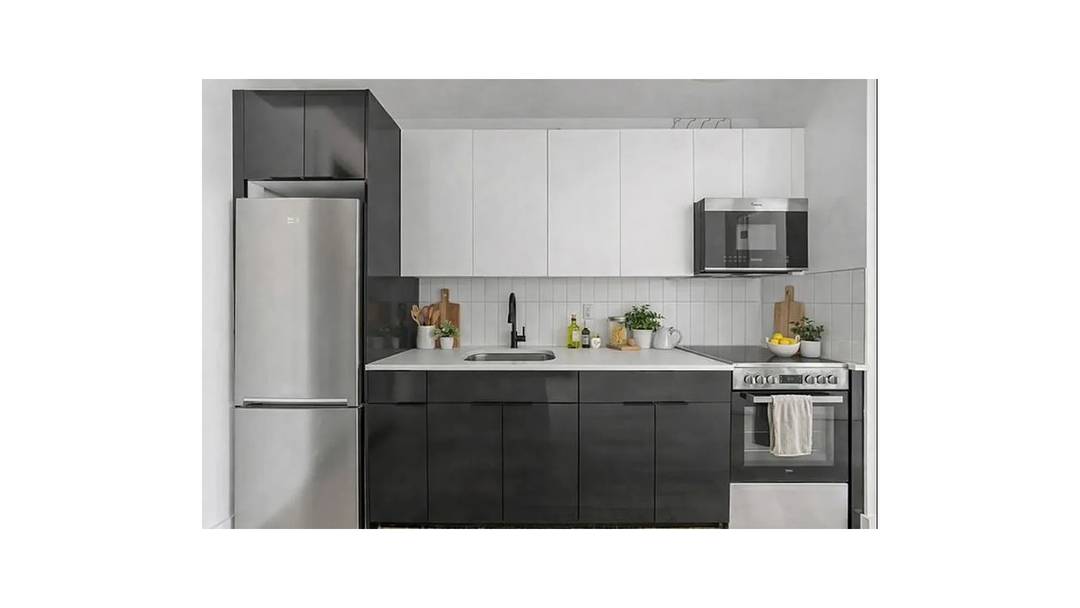 Offering 0. 5 month free on 15 month lease NO CALLS OR TEXTS EMAIL ONLY !