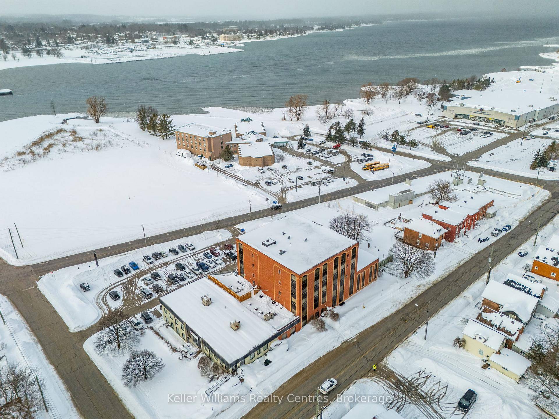 Perched high above the city with sweeping views of the shimmering bay, this gorgeous 3 bedroom corner condo in Owen Sound's most coveted boutique building is all about style, comfort, ...