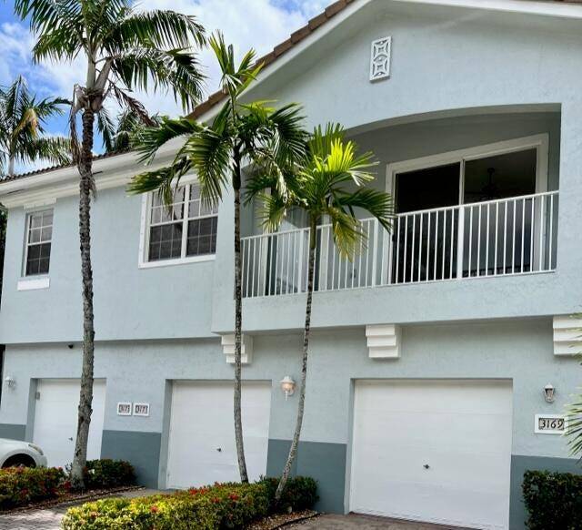 Move right into this beautifully maintained 2 bedroom, 2 bathroom condo with a 1 car garage, located in the desirable Thousand Oaks gated community.