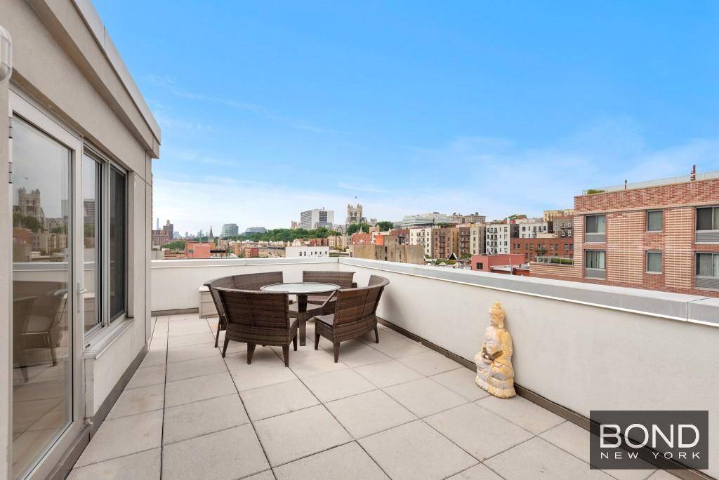 Rarely available. Huge outdoor wrap around Terrace, almost 800 sq feet, views of downtown Manhattan and the gothic towers of CUNY !