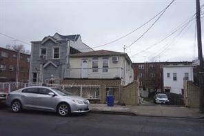Detached 1 family in a quiet block in Canarsie, 3 bedroom duplex with 2 bathrooms, house in nice clean move in condition, partial basement.