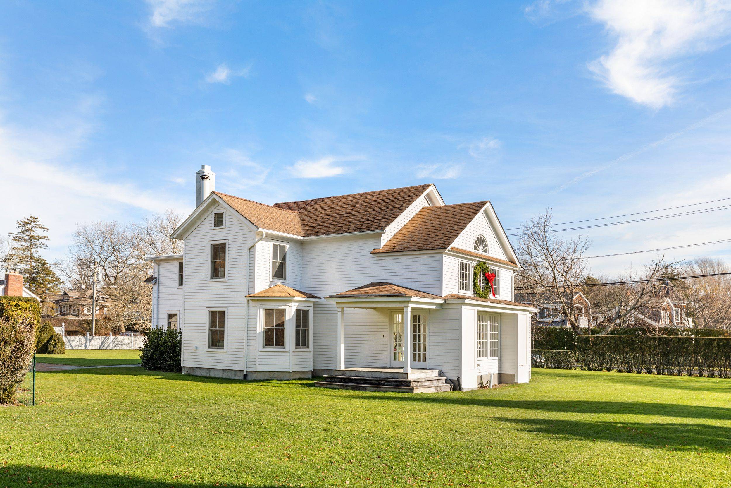 Elegant Southampton Home South of Highway, minutes to the village