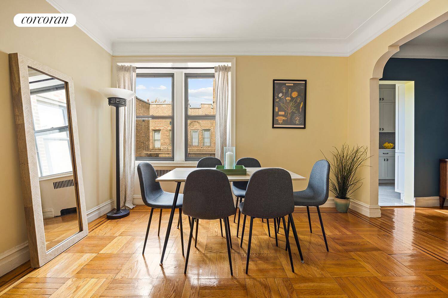 THE QUINTESSENTIAL NEW YORK CITY PRE WAR APARTMENT.