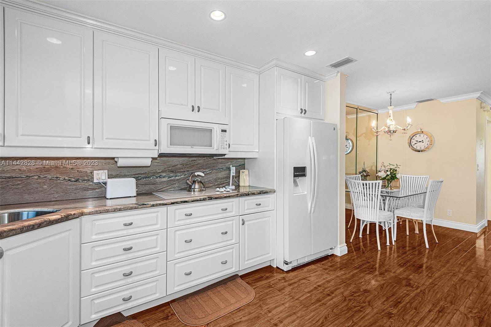 NICELY REMODELED AND SPACIOUS 1 BEDROOM 3 RD FLOOR BEAUTY JUST MINUTES TO DOWNTOWN HOLLYWOOD, BEACH, MAJOR HIGHWAYS AND MORE MOVE RIGHT IN AS THIS ONE CAN BE SOLD FULLY ...