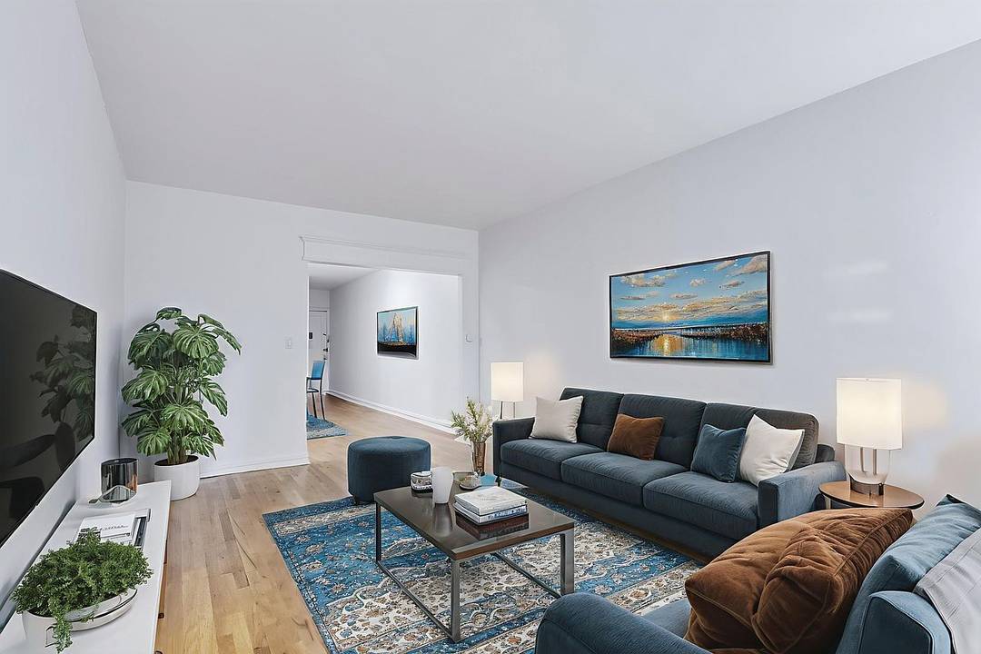 2 bedroom 1 bathroom Eat in KitchenWelcome home to your amazing new HDFC co op apartment.