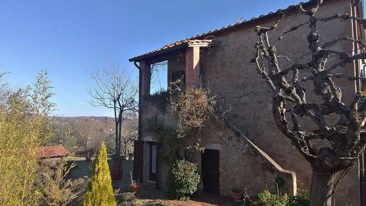 For sale dream house in Val d' Orcia, Tuscany. Luxury properties, villas, typical Tuscan farmhouses, cottages for sale in Pienza, Val d'orcia.