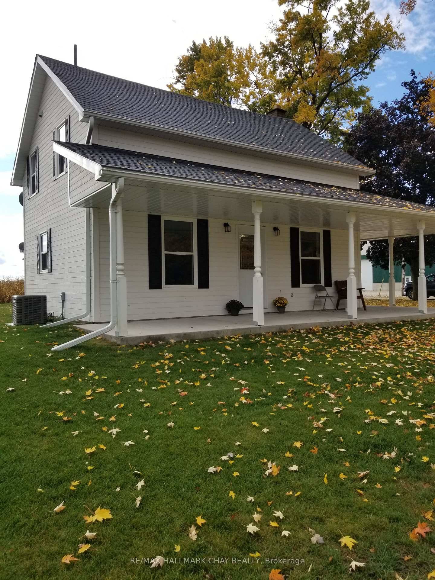 Spacious clean farm house on an active farm.