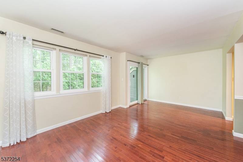 WELCOME TO THIS CHARMING AND ROOMY 2 bedroom 2.