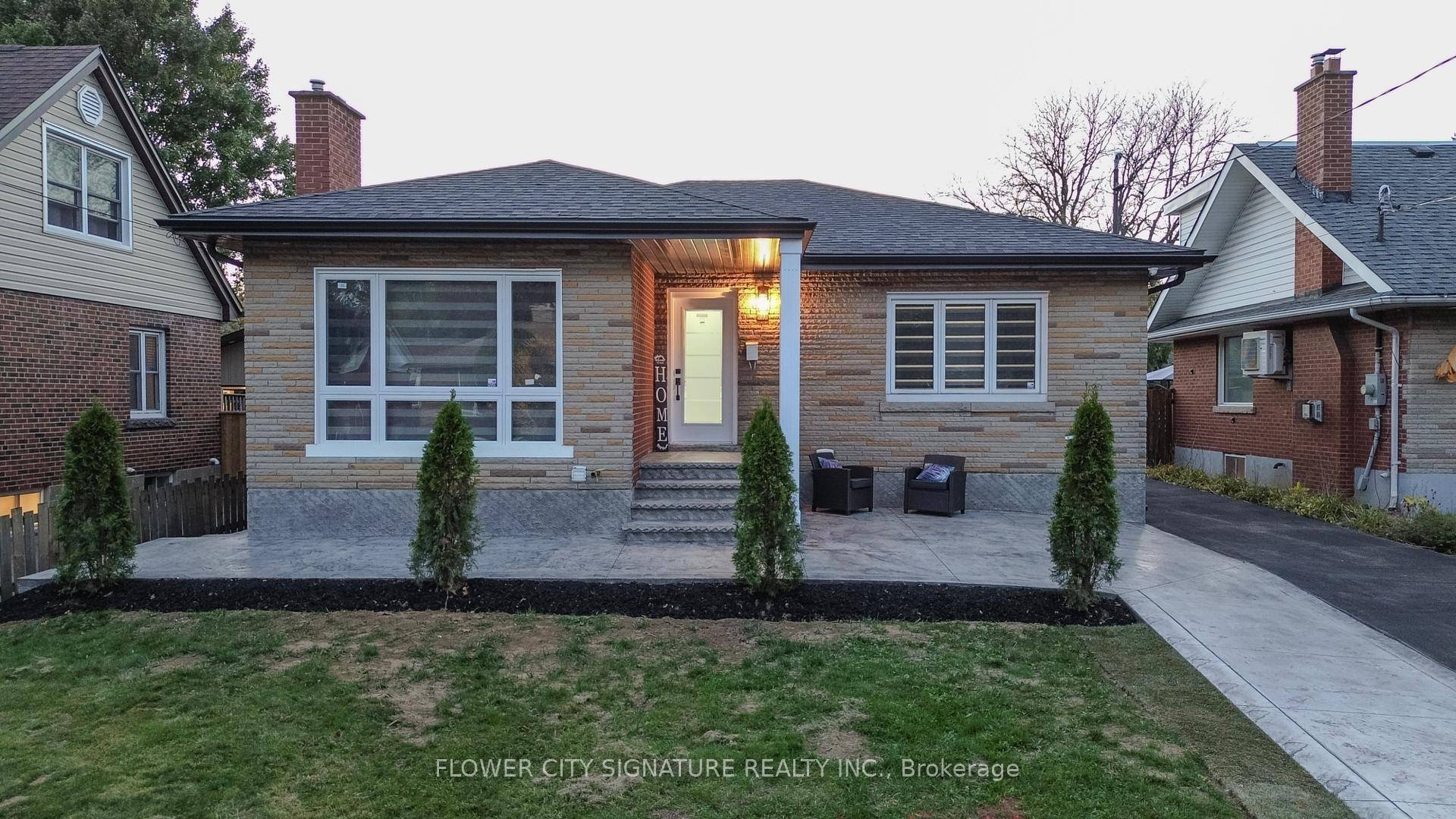 11 Rita Street, Dundas, ON Legal Duplex Fully Renovated Steps to McMaster University Fantastic opportunity to own a fully renovated legal duplex in a quiet, family friendly neighbourhood just minutes ...