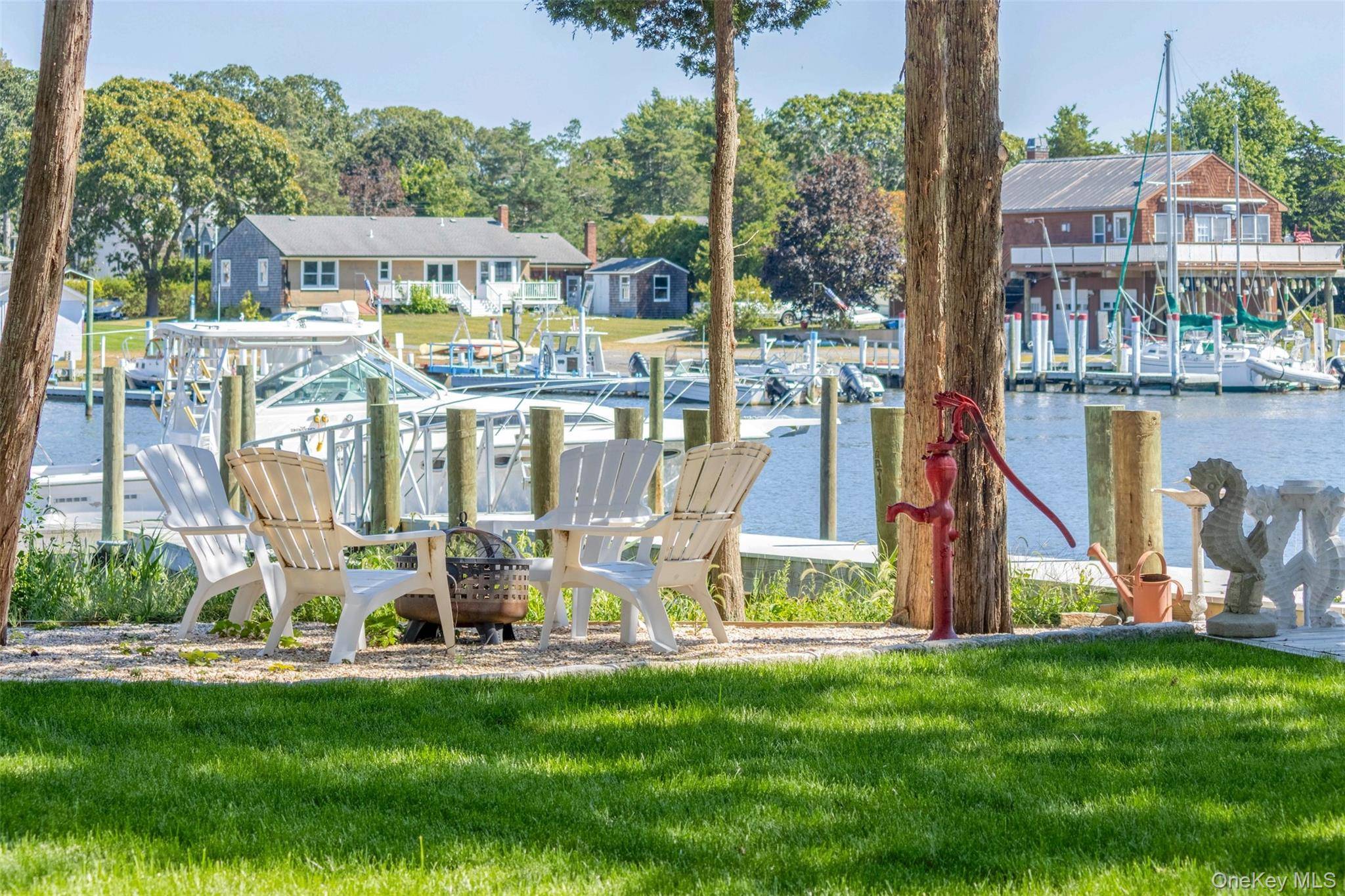 Creekfront Escape w 40' wide deep water floating dock !