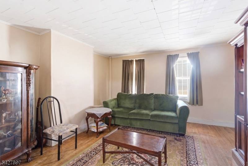 Welcome to this beautifully maintained 3 bedroom 2 bath home offering a perfect blend of comfort space and functionality.