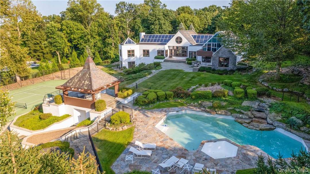 Major reduction. Home owner wishes to move on.