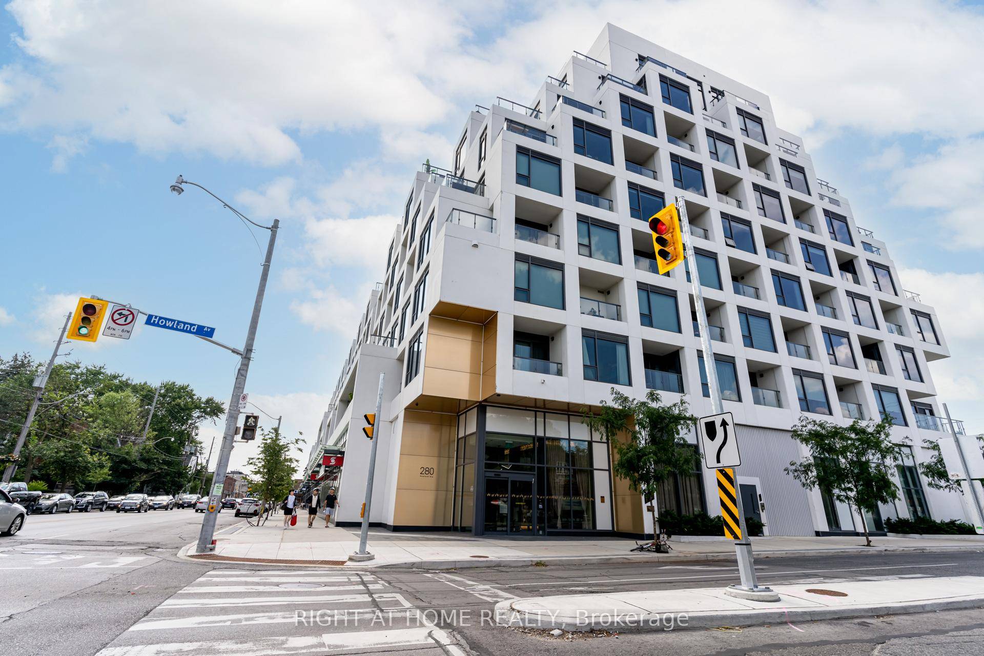 Welcome to Tridel's Bianca Suite 410 as part of premium Annex Collection, this bright spacious over 1300 sq ft south facing suite boosts unobstructed view of CN tower, Designer kitchen ...