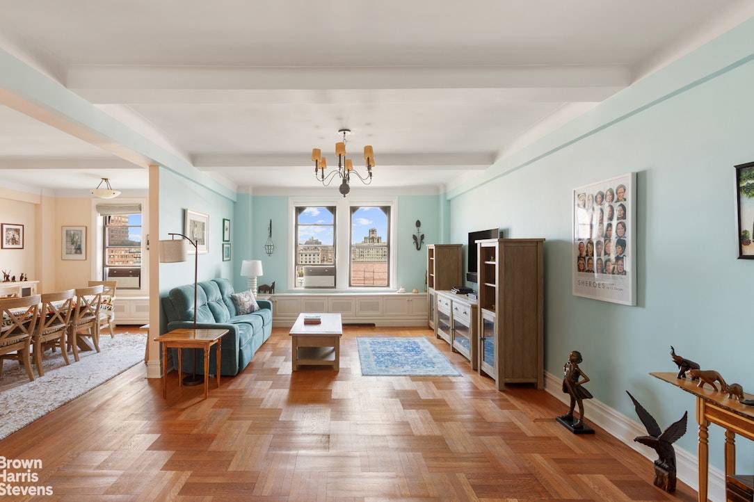Classic Eight with Unparalleled Park, City, and Museum Views Perched high above one of the Upper West Side's most coveted blocks, this extraordinary Classic 8 room home offers breathtaking, unobstructed ...