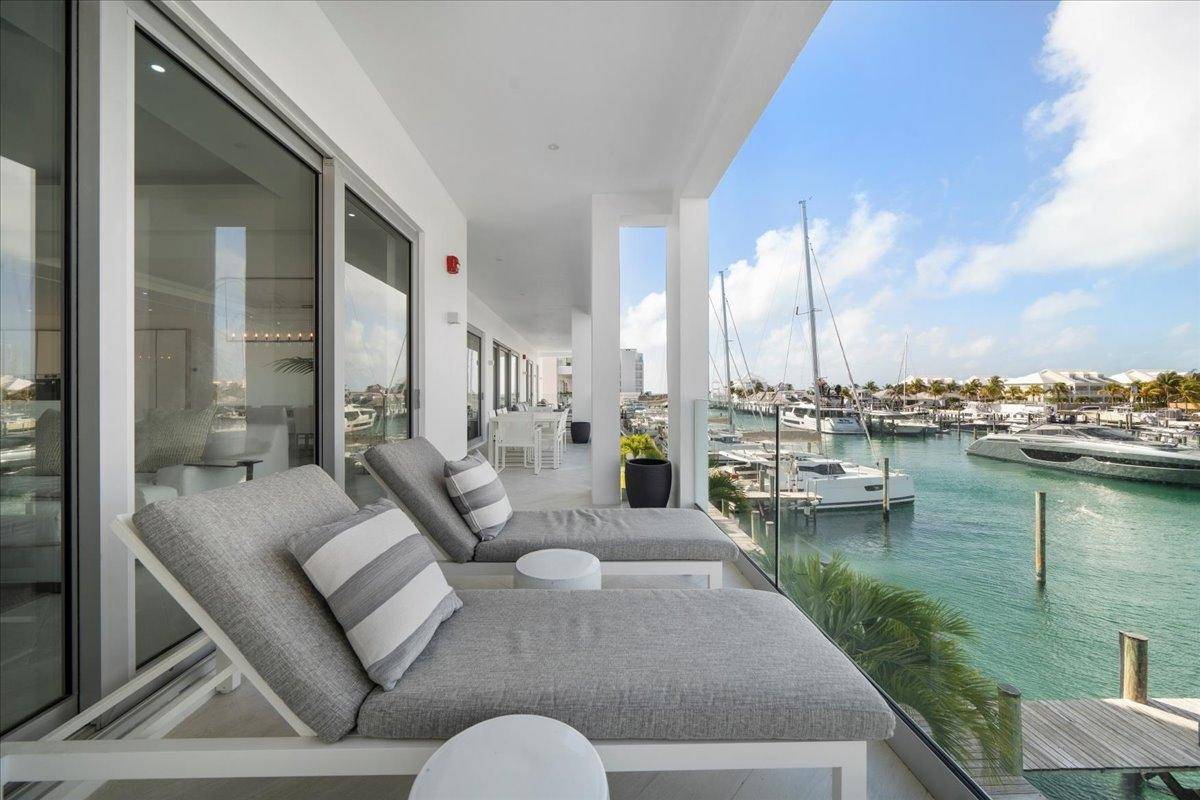 ONE MARINA Condo New-Providence