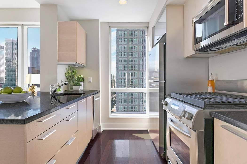 Prime Midtown Manhattan, where Hudson Yards meets the Theater District This Fabulous Corner 2 Bedroom 2 Bath home with sun filled South and West exposures offering Iconic Midtown Skyline Views ...