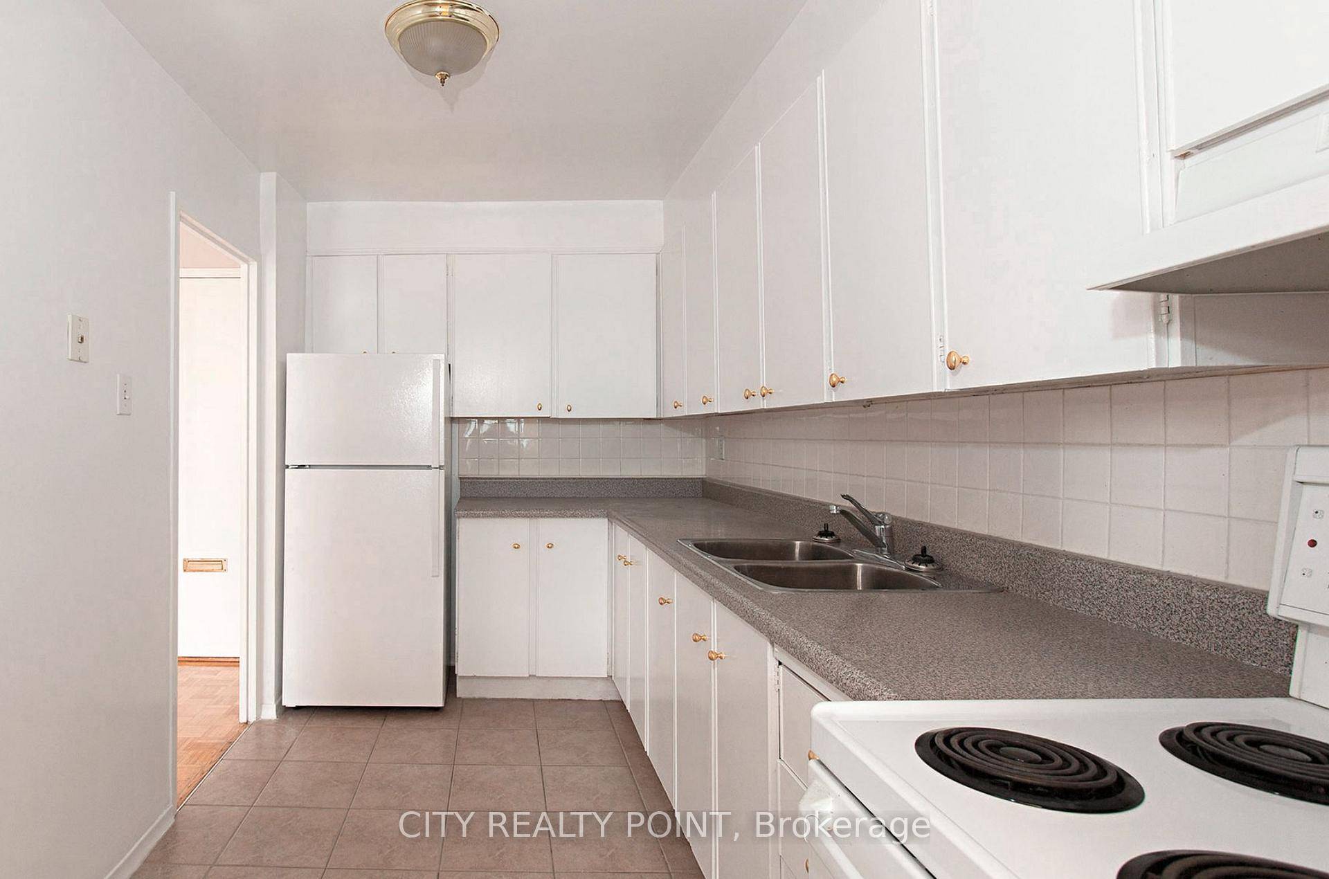 ONE MONTH FREE ! Welcome to your newly renovated, bright, and spotlessly clean 1 bedroom apartment in a quiet, family friendly building at 550 Eglinton East.