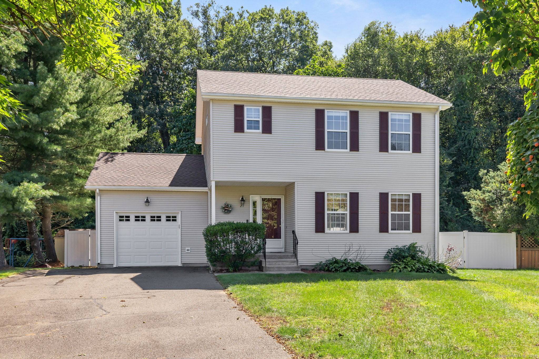 Welcome to this inviting 1, 500 sq.