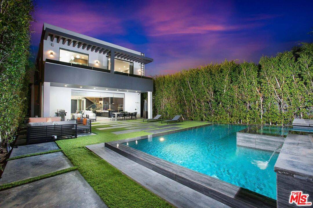 630  N Martel Ave 5BR Hancock Park La