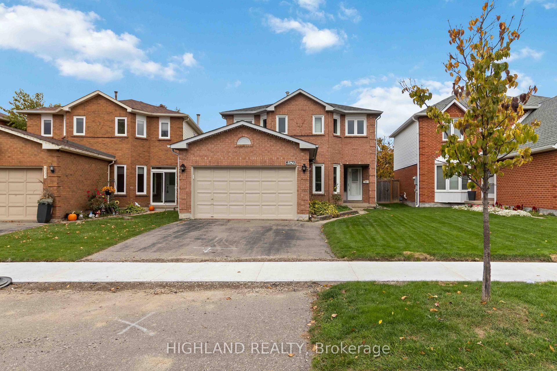 Stunning Detached House 3 1 Bdrms amp ; 4 Washrooms W A Finished Basement Located At Desirable Neighborhood Of Lisgar Mississauga.