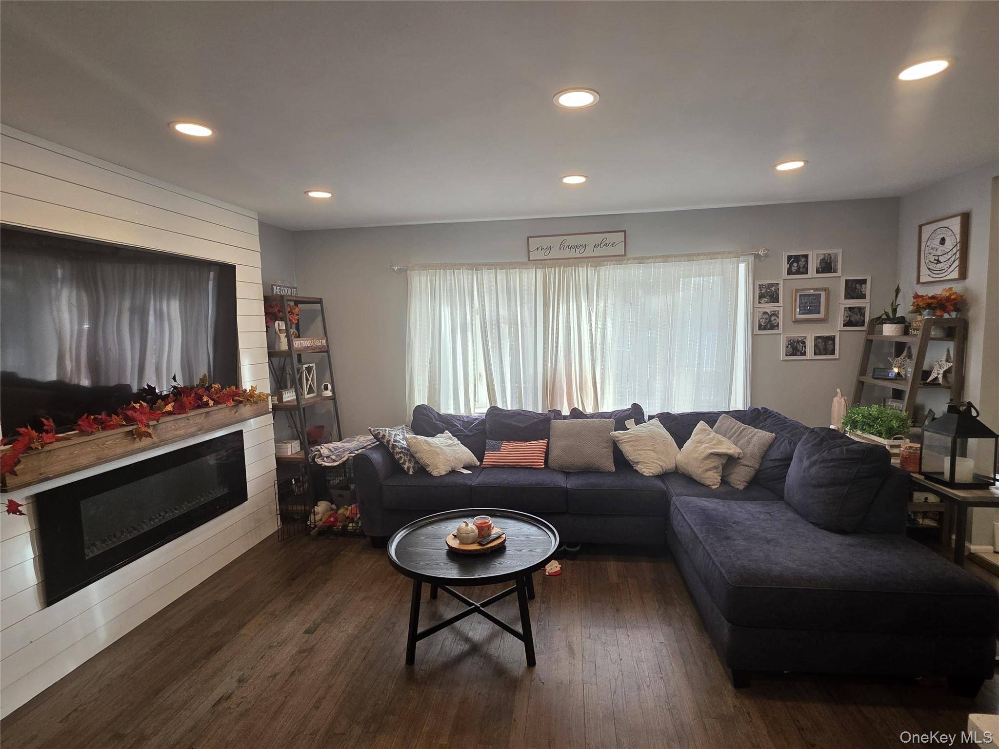 Welcome to this fully renovated and pet friendly 3 bedroom, 1.