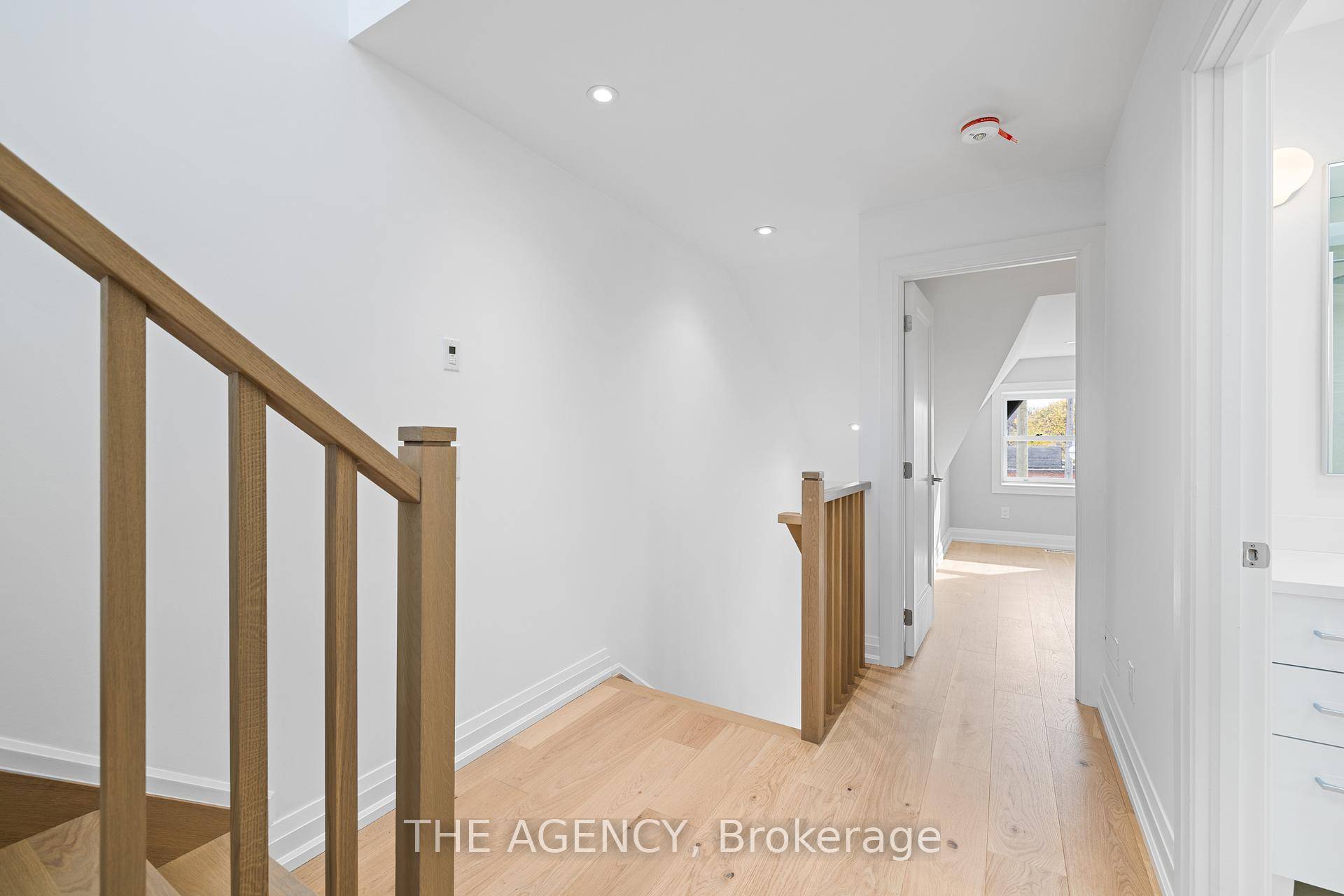 Nestled in Harbord Village, this brand new, never lived in 3 bedroom, 3 bathroom suite offer sunmatched convenience with top dining steps away.