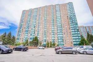Live In The Heart Of Mississauga Cooksville Area A Perfect amp ; Cozy Place To Call Home !